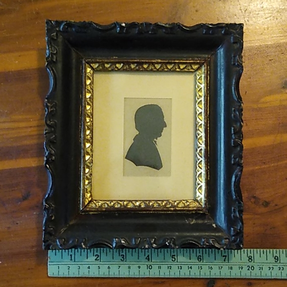 Old Antique Frame with Gentleman Silhouette - Picture 3 of 16